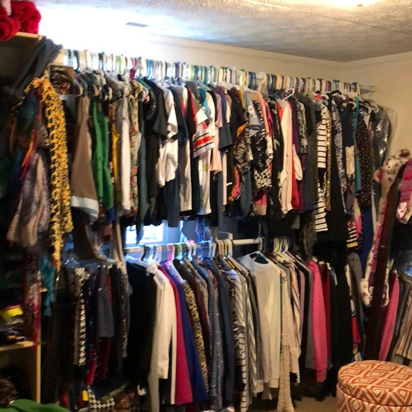 Meet your Posher, Adrianne - Picture 2 of 2